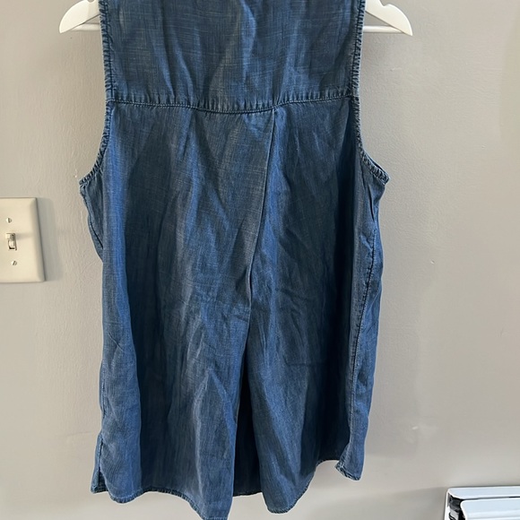 Banana republic sleeveless chambray - Picture 6 of 6
